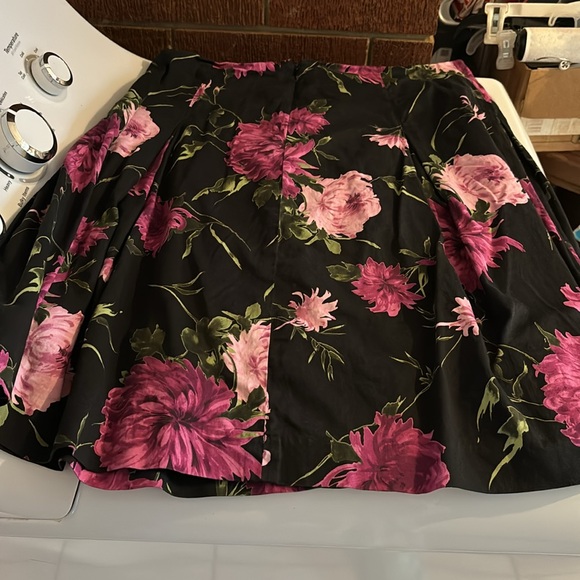 Talbots Petites Floral Black A-Line Skirt Purple Flowers Pleats Lined Zipper 12P - Picture 14 of 16